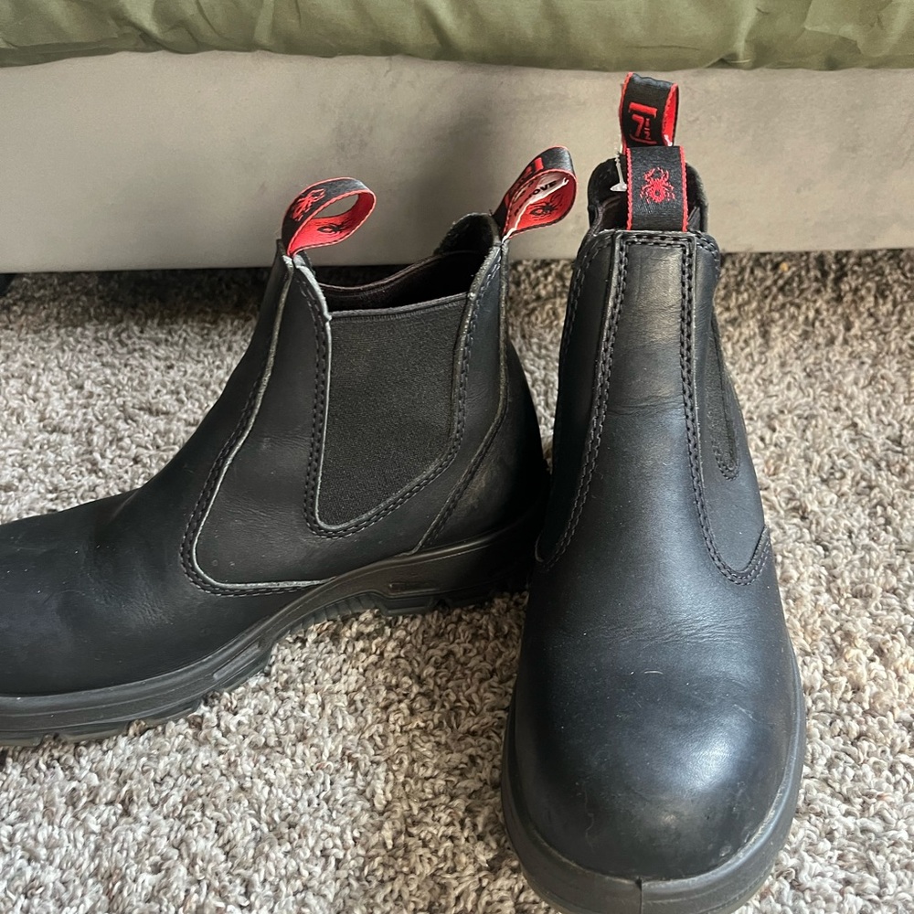 Steel toe Redback boots